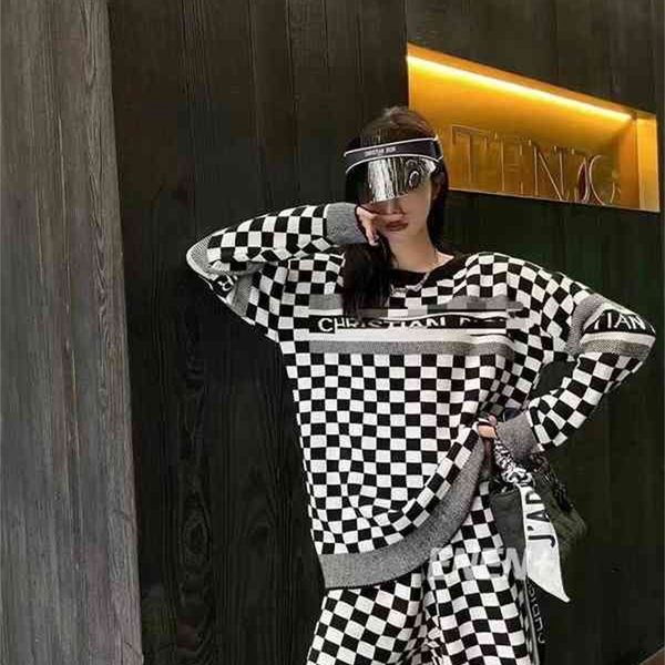 2022 new special offer model autumn winter checkerboard suit classic timeless style loose no pick two-piece set, White
2022 new special offer model autumn winter checkerboard suit classic timeless style loose no pick two-piece set, White