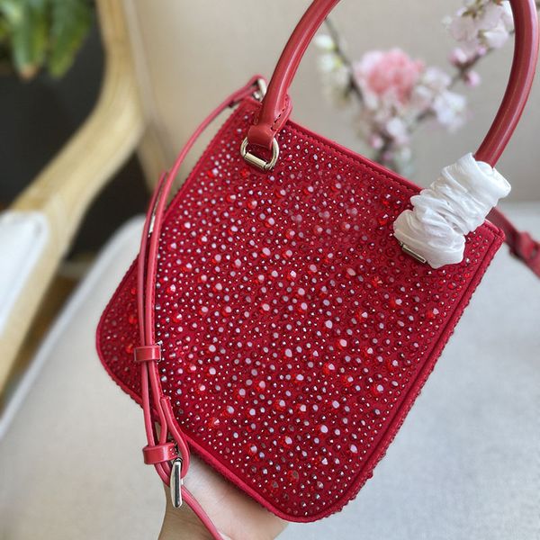 water brick shiny handbag designer women's shoulder bags messenger luxury fashion exquisite atmosphere princess bag status noble lady x
water brick shiny handbag designer women's shoulder bags messenger luxury fashion exquisite atmosphere princess bag status noble lady x