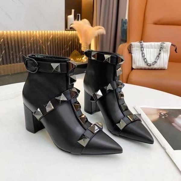 shoes autumn winter women's thick heel tooling 6-inch boots fashion european american style rivet desert winte snow ankle height 7cm si
shoes autumn winter women's thick heel tooling 6-inch boots fashion european american style rivet desert winte snow ankle height 7cm si