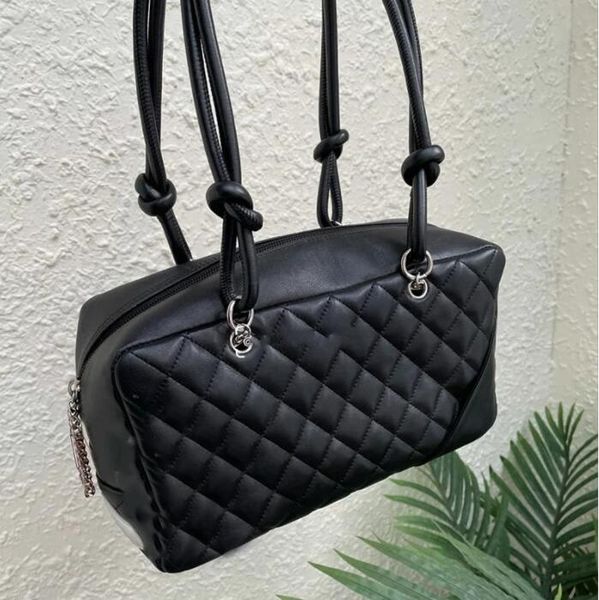 tz 2022 vintage panda quilted handle calfskin bags underarm envelope message large capacity luxury two-tone black lxury designer outdoor sac
tz 2022 vintage panda quilted handle calfskin bags underarm envelope message large capacity luxury two-tone black lxury designer outdoor sac