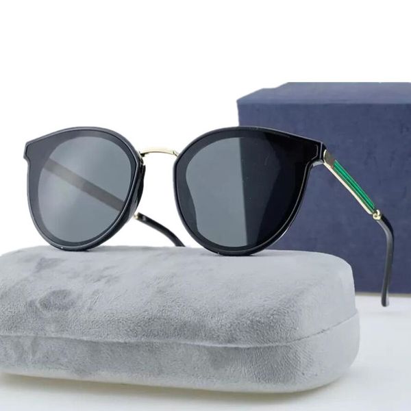 designer sunglasses classic brand men women eyewear outdoor shades pc frame fashion lady uv400 sun glasses mirrors, White;black
designer sunglasses classic brand men women eyewear outdoor shades pc frame fashion lady uv400 sun glasses mirrors, White;black