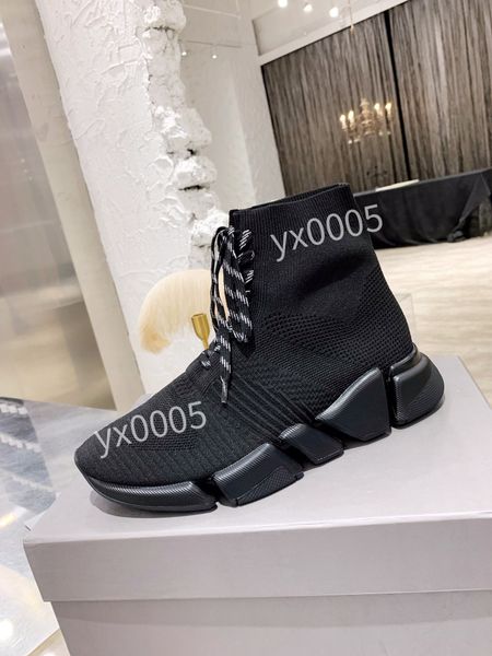 designer casual shoes platform black men woman trainer runner sneaker sock shoe master embossed lady womens speeds booties paris ly220115
designer casual shoes platform black men woman trainer runner sneaker sock shoe master embossed lady womens speeds booties paris ly220115
