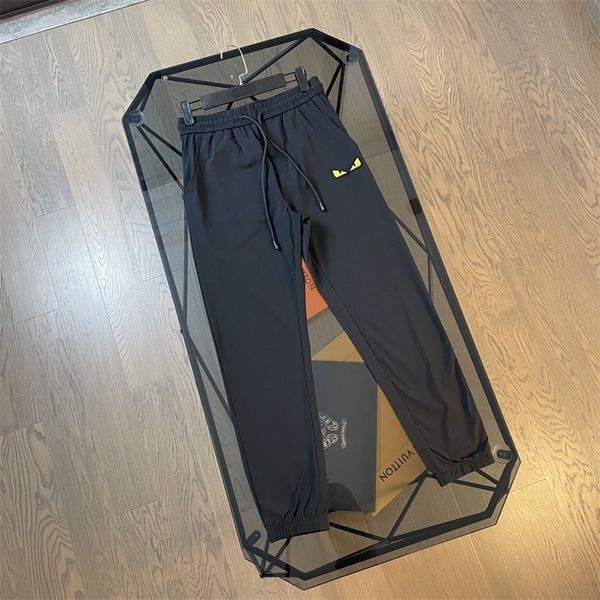 2022 spring and summer new couple classic little devil glasses pasted cloth embroidered casual pants for men and women, Black;white
2022 spring and summer new couple classic little devil glasses pasted cloth embroidered casual pants for men and women, Black;white