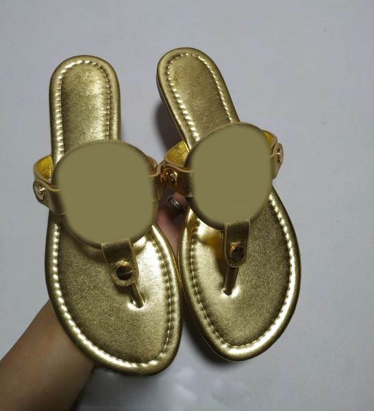 2021 classic summer beach slippers bright black women shoes clip toe flip flops flat heel lady slippers belt buckle soft cow leather sandals
2021 classic summer beach slippers bright black women shoes clip toe flip flops flat heel lady slippers belt buckle soft cow leather sandals