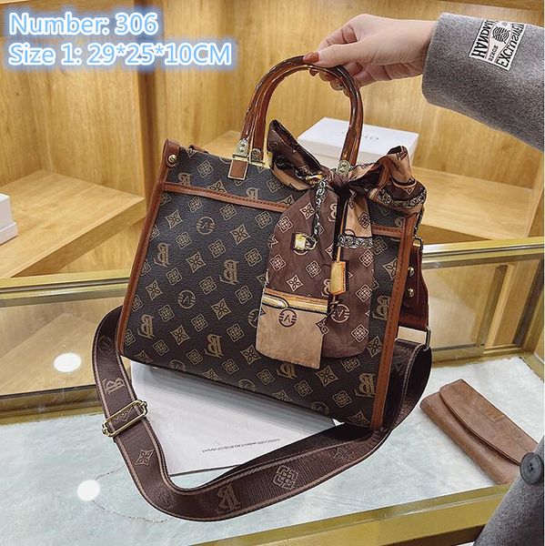 wholesale factory ladies shoulder bags elegant contrast leather handbags large multifunctional printing fashion tote bag joker striped women
wholesale factory ladies shoulder bags elegant contrast leather handbags large multifunctional printing fashion tote bag joker striped women