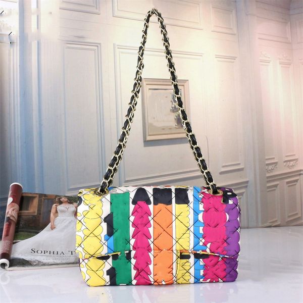 2022ss new color chain rainbow luggage single nylon handbag shoulder bag diagonal span high-quality women's multicolor butterfly printe
2022ss new color chain rainbow luggage single nylon handbag shoulder bag diagonal span high-quality women's multicolor butterfly printe