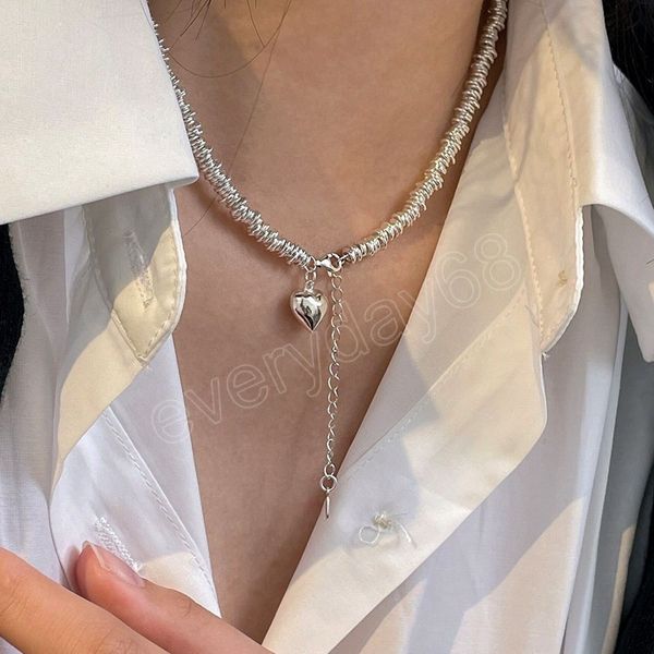 fashion design silver color circle choker for women girls trendy metal heart pendant necklace party jewelry gifts
fashion design silver color circle choker for women girls trendy metal heart pendant necklace party jewelry gifts