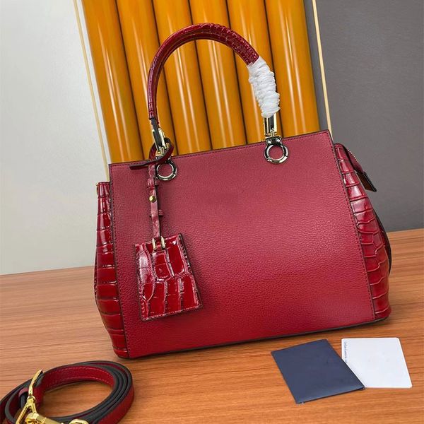 luxury designer handbag tote women fashion crossbody bag ladies clutch leather stitching crocodile pattern shoulder bag large capacity backp
luxury designer handbag tote women fashion crossbody bag ladies clutch leather stitching crocodile pattern shoulder bag large capacity backp