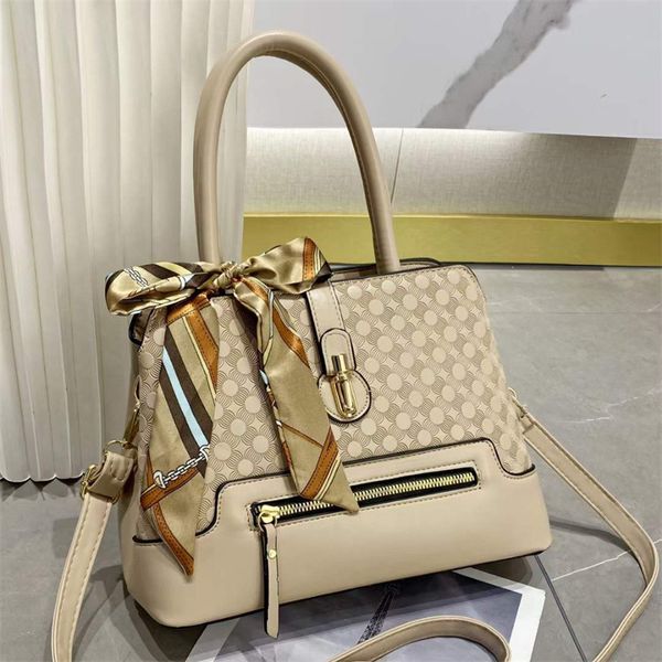 women inclined shoulder bags fashion casual womens bag small handbag totes high-capacity leather large volume wholesale girl mobile phone ba
women inclined shoulder bags fashion casual womens bag small handbag totes high-capacity leather large volume wholesale girl mobile phone ba