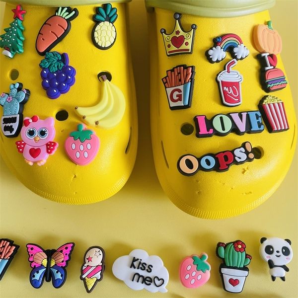 1pcs cartoon love oops charms slipper clog shoe charm for girl female gifts accessories in bulk 220708, White;pink
1pcs cartoon love oops charms slipper clog shoe charm for girl female gifts accessories in bulk 220708, White;pink