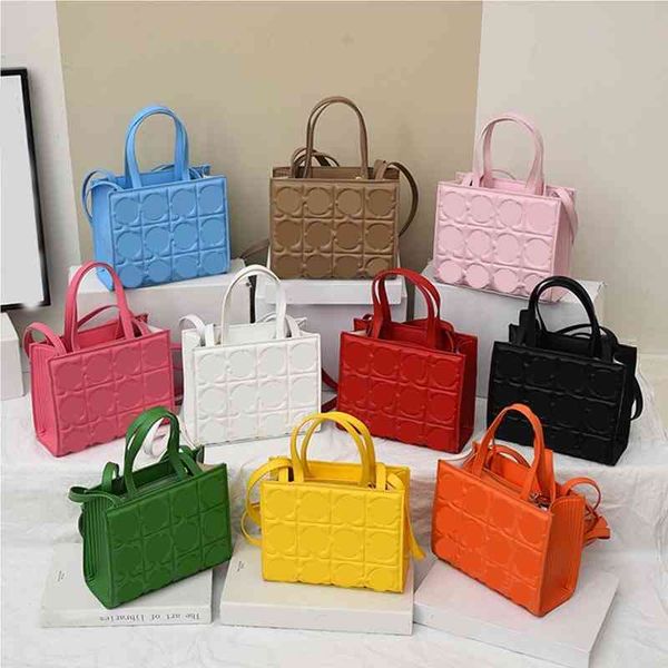 tote bag women's shoulder messenger handbags square bag minority embossed letter women's bag commuter handbags 220630
tote bag women's shoulder messenger handbags square bag minority embossed letter women's bag commuter handbags 220630
