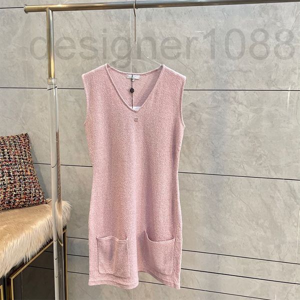 women's knits & tees designer 2022 summer new simple v-neck pocket comfortable and versatile temperament slim sleeveless knitted vest d, White
women's knits & tees designer 2022 summer new simple v-neck pocket comfortable and versatile temperament slim sleeveless knitted vest d, White