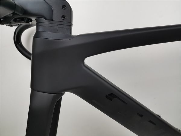 2022 carbon road bike frame bb30 bottom bracket thru axle 100*12 142*12mm 700c disc brakes road bicyle frames bob color
2022 carbon road bike frame bb30 bottom bracket thru axle 100*12 142*12mm 700c disc brakes road bicyle frames bob color