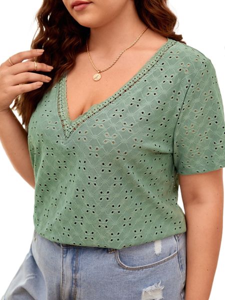 plus guipure lace detail eyelet embroidered tee s8ct#, Black 
plus guipure lace detail eyelet embroidered tee s8ct#, Black