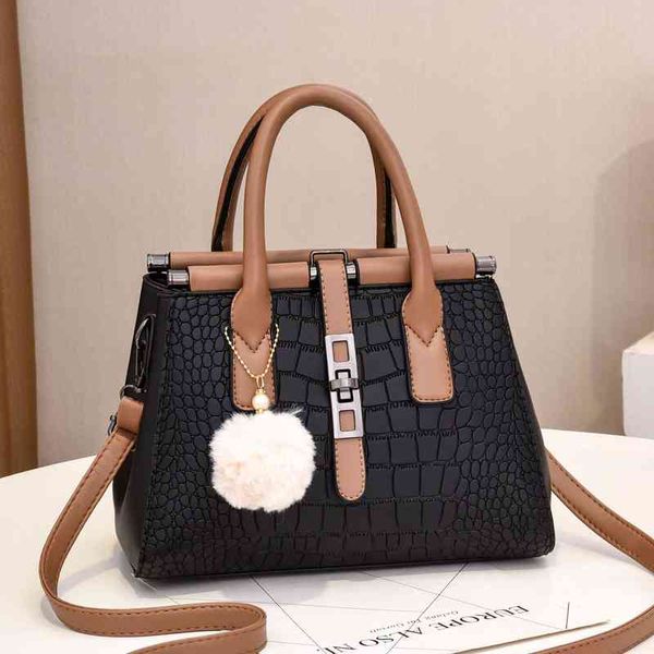 designer handbags women's bag 2022 new large elegant fashion capacity trend women's hand one shoulder
designer handbags women's bag 2022 new large elegant fashion capacity trend women's hand one shoulder