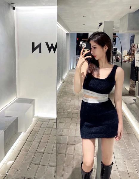 two piece dress designertwo designer 2021 winter new korean minority design with bottomed suspender vest and women's ins high waist hip, White
two piece dress designertwo designer 2021 winter new korean minority design with bottomed suspender vest and women's ins high waist hip, White