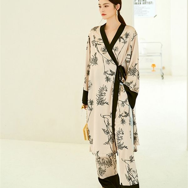 maison gabrielle fall chinoiseire printed kimono pants pajamas set loungewear sleepwear for women 2 pieces long sleeve silk 220329, Black;red
maison gabrielle fall chinoiseire printed kimono pants pajamas set loungewear sleepwear for women 2 pieces long sleeve silk 220329, Black;red