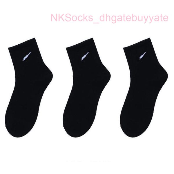 men's classic fashion socks gift box stockings hook brand black white gray medium tube sports cotton sweat absorbing sock men women lux
men's classic fashion socks gift box stockings hook brand black white gray medium tube sports cotton sweat absorbing sock men women lux