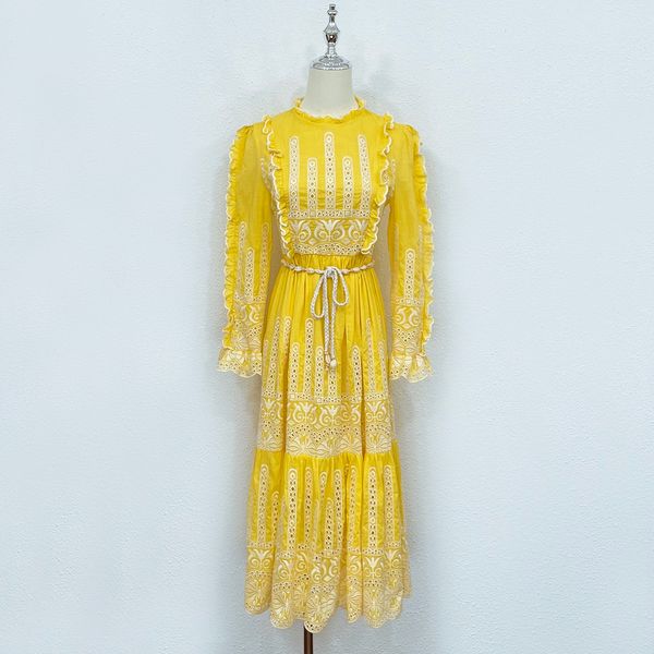 2022 in early runway dresses autumn the australian designer designed the royal hollow out embroidered dress, Black
2022 in early runway dresses autumn the australian designer designed the royal hollow out embroidered dress, Black