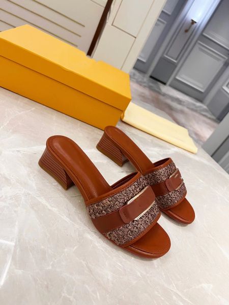 2022 men women designer slippers summer pool slides black green white cool grey beige volt soft pink yellow mens rubber sandals paris shoes
2022 men women designer slippers summer pool slides black green white cool grey beige volt soft pink yellow mens rubber sandals paris shoes