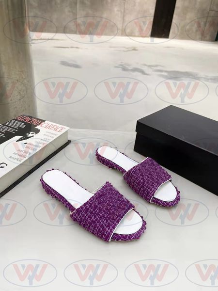 2022 spring/summer luxury women's design slippers slides woven upper real leather shoe padding size 35-43 with box dust bag, Black
2022 spring/summer luxury women's design slippers slides woven upper real leather shoe padding size 35-43 with box dust bag, Black