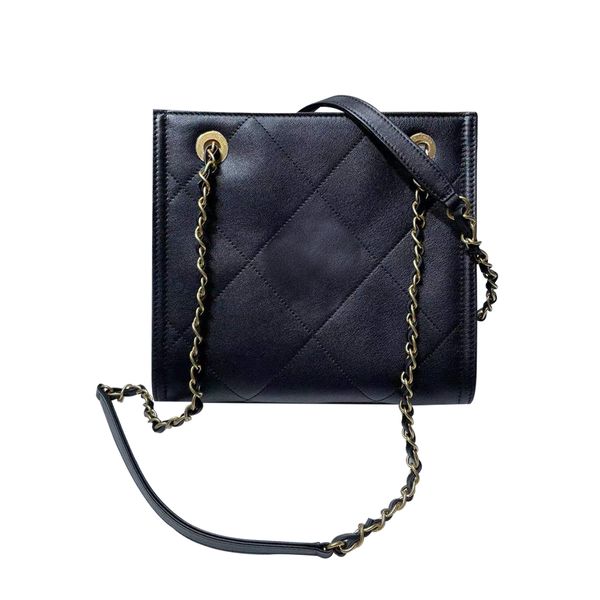 designer bag black golden hardware with large diamond lattice copper shopping bag 23cm
designer bag black golden hardware with large diamond lattice copper shopping bag 23cm