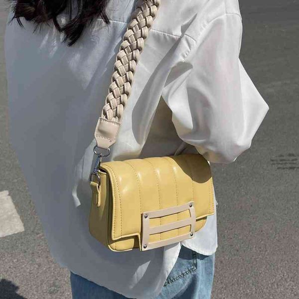 woven shoulder strap vertical lattice small bag women's 2022 style fashion with japane square lock single diagonal purses ladies luxury
woven shoulder strap vertical lattice small bag women's 2022 style fashion with japane square lock single diagonal purses ladies luxury