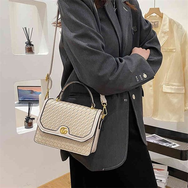 66% off trendy bags 2022 new designer handbags high version messenger fashion small square woven business one shoulder
66% off trendy bags 2022 new designer handbags high version messenger fashion small square woven business one shoulder