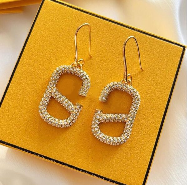 2022 luxury 18k gold women hoop earrings lady jewelry earrings designer diamonds ear studs fashion wedding party jewellery accessories, Golden;silver 
2022 luxury 18k gold women hoop earrings lady jewelry earrings designer diamonds ear studs fashion wedding party jewellery accessories, Golden;silver