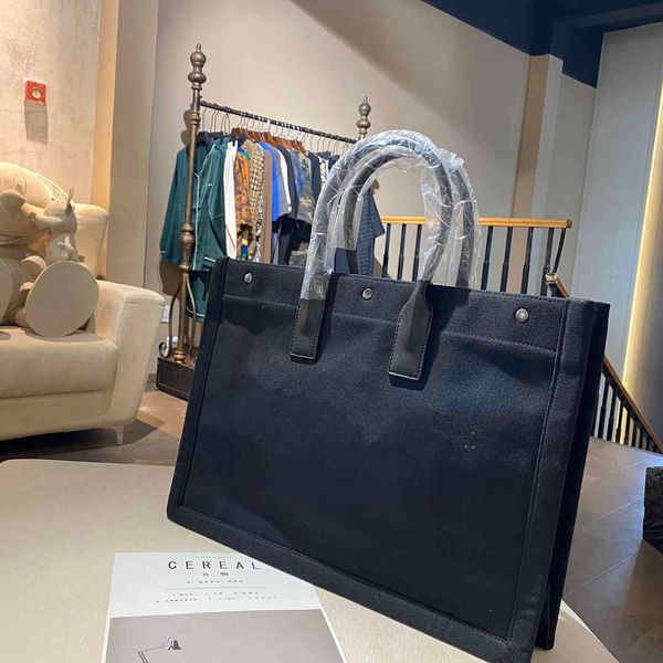luxurys designers bags handbag women shopping bag large quantity high quanlity three colors to choose rive print
luxurys designers bags handbag women shopping bag large quantity high quanlity three colors to choose rive print