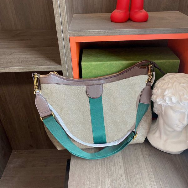 large capacity ladies shoulder bag two sizes classic letter pattern color stripe design luxury big shopping bags crossbody purse backpack
large capacity ladies shoulder bag two sizes classic letter pattern color stripe design luxury big shopping bags crossbody purse backpack