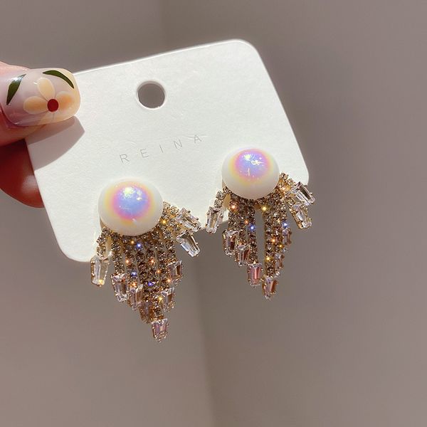 925 silver needle internet celebrity temperament design earrings pearl rhinestone zircon tassel earrings korean fashion and personalized ear, Golden
925 silver needle internet celebrity temperament design earrings pearl rhinestone zircon tassel earrings korean fashion and personalized ear, Golden