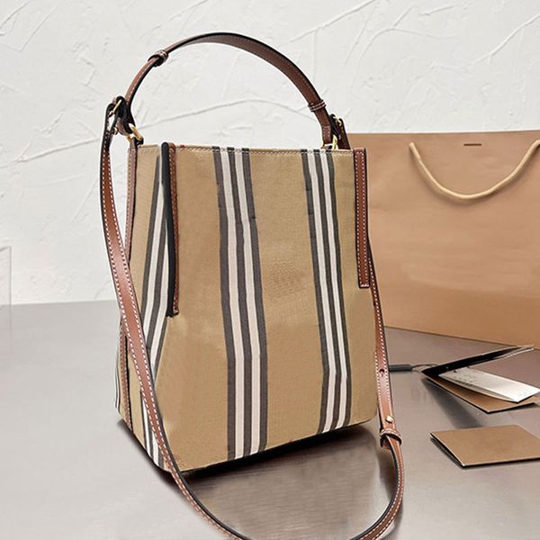 canvas bucket bag plaid handbags purse tote shopping bags inside fashion letters detachable zip pocket vintage handbag internal large capaci
canvas bucket bag plaid handbags purse tote shopping bags inside fashion letters detachable zip pocket vintage handbag internal large capaci