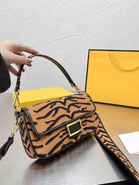 2022 hobo tote famous bag baguette fashion luxury designer handbag women crossbody shoulder bags favorite purse mm real purses e, Red;black
2022 hobo tote famous bag baguette fashion luxury designer handbag women crossbody shoulder bags favorite purse mm real purses e, Red;black