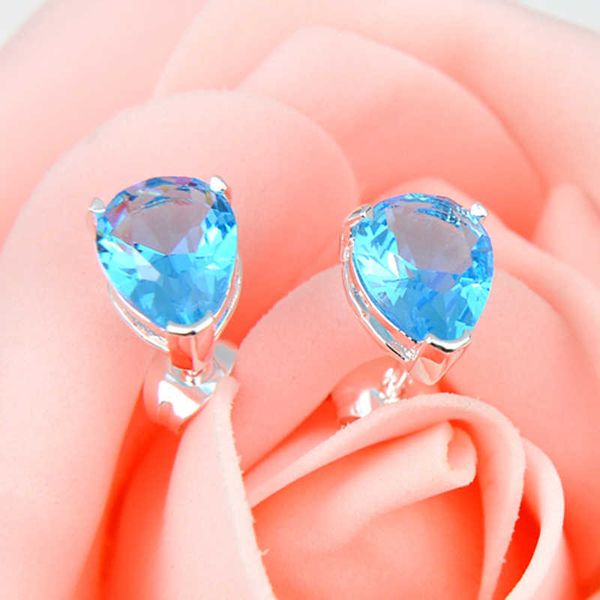 12 pairs/1 lot new women jewelry blue water drop z gems stud earrings 925 silver zircon charm stud earrings, Golden;silver
12 pairs/1 lot new women jewelry blue water drop z gems stud earrings 925 silver zircon charm stud earrings, Golden;silver