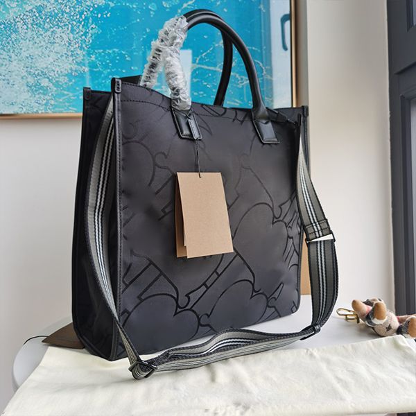 superior quality plaid printing letter tote handbags recycled polyester fiber purse fashion serial number date code dust bags mommy shopping
superior quality plaid printing letter tote handbags recycled polyester fiber purse fashion serial number date code dust bags mommy shopping