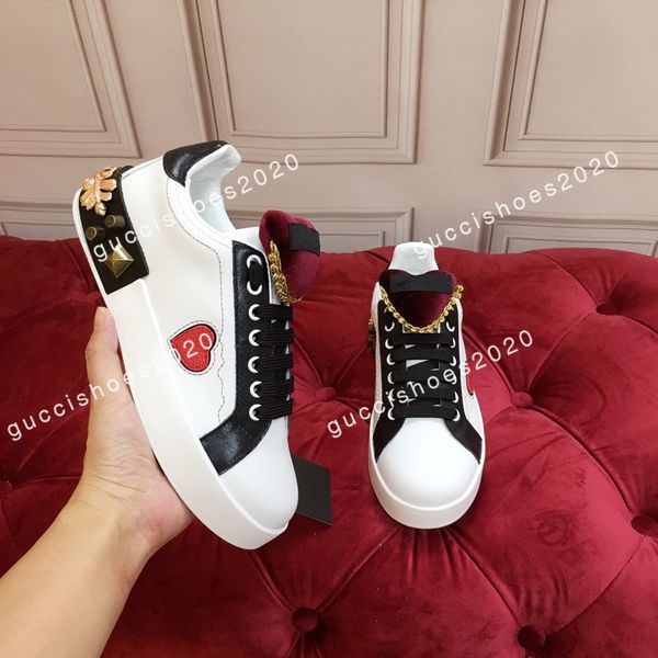 2022 luxury designer shoes men women luxury designer sneaker genuine leather sneakers fashion women casual designer sneaker, Black;red
2022 luxury designer shoes men women luxury designer sneaker genuine leather sneakers fashion women casual designer sneaker, Black;red