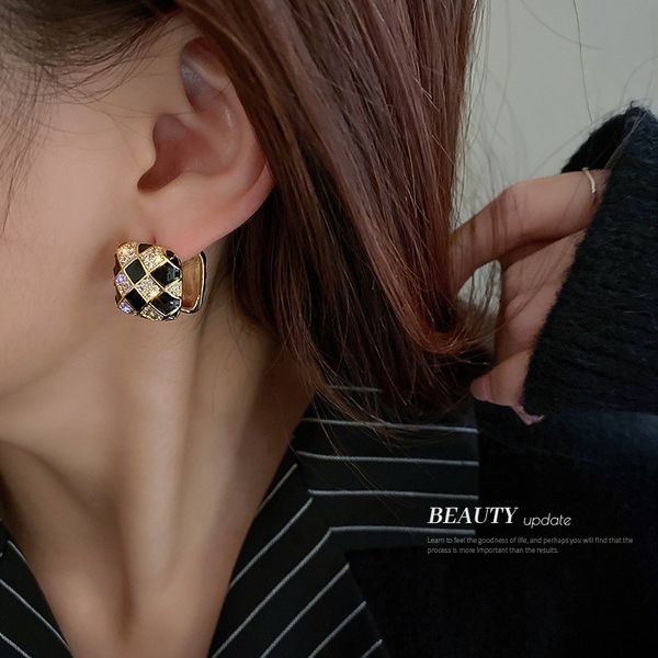real gold electroplated zircon square black and white plaid ear clip earrings light luxury minority stud earrings for women korean elegant e, Golden
real gold electroplated zircon square black and white plaid ear clip earrings light luxury minority stud earrings for women korean elegant e, Golden