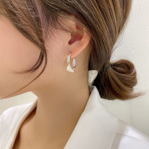 925 silver needle korean dongdaemun fashion personality trendy twisted enamel earrings ear ring internet celebrity temperament design earrin, Golden
925 silver needle korean dongdaemun fashion personality trendy twisted enamel earrings ear ring internet celebrity temperament design earrin, Golden