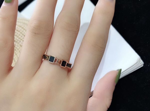 2022new designer stainless steel band rings fashion jewelry men's wedding promise ring women's gifts with logo, boxes and bags, Silver
2022new designer stainless steel band rings fashion jewelry men's wedding promise ring women's gifts with logo, boxes and bags, Silver