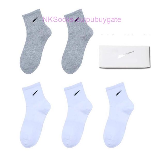 fashion men's classic socks gift box stockings hook brand black white gray medium tube sports cotton sweat absorbing sock men women lux
fashion men's classic socks gift box stockings hook brand black white gray medium tube sports cotton sweat absorbing sock men women lux