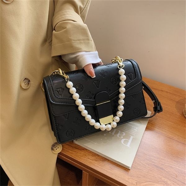 red embossed small women's new fashion chain single messenger portable square purses outlet online
red embossed small women's new fashion chain single messenger portable square purses outlet online