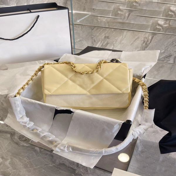 luxury bags brand crocodile pattern rubber teeth double pull strap cover magnetic buckle layer plaid wrist single shoulder messenger bag zdl
luxury bags brand crocodile pattern rubber teeth double pull strap cover magnetic buckle layer plaid wrist single shoulder messenger bag zdl