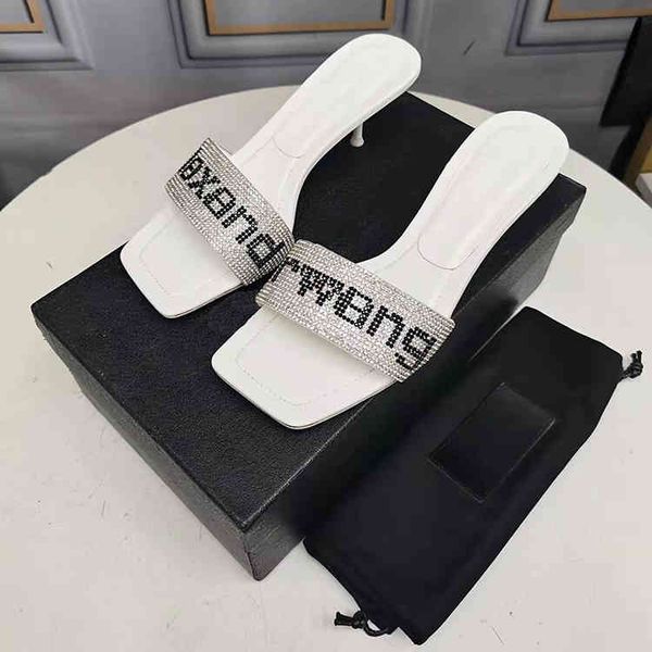 sliers high profile spring and summer letter sliers fashion square head thin heel women wearing sandals, Black
sliers high profile spring and summer letter sliers fashion square head thin heel women wearing sandals, Black
