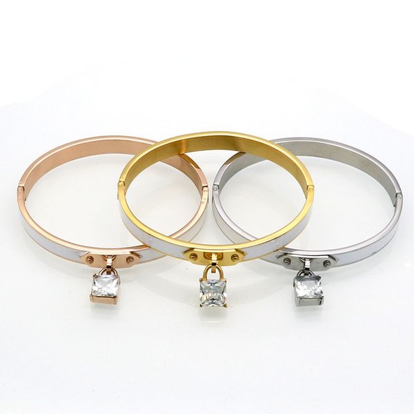 2023 new charm cuff bangle bracelet for man and women stainless steel three colour luxury wedding female jewelry, Black
2023 new charm cuff bangle bracelet for man and women stainless steel three colour luxury wedding female jewelry, Black