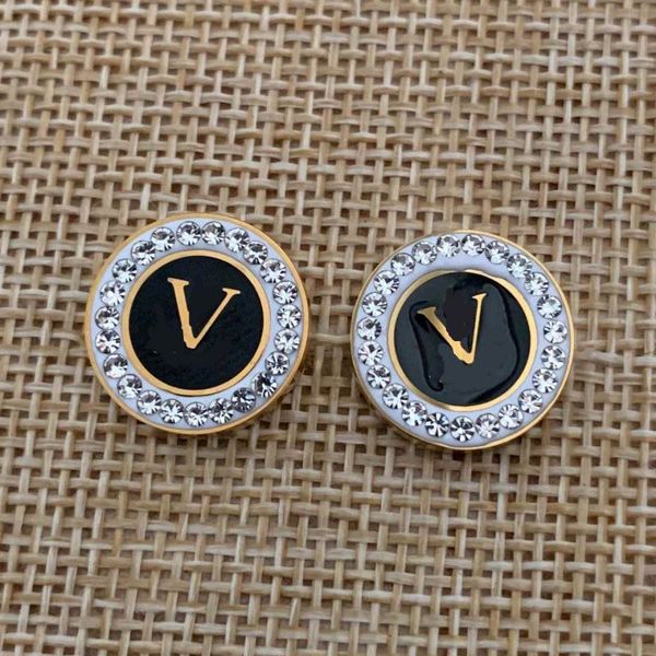 2022 luxury women fashion earrings designer stud drop black oil engagement earring for lady christmas gifts, Golden;silver
2022 luxury women fashion earrings designer stud drop black oil engagement earring for lady christmas gifts, Golden;silver