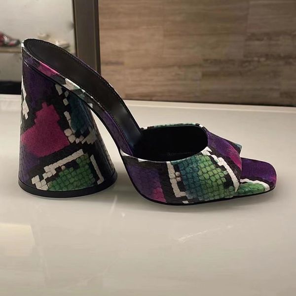 622sslippers designer slippers fashionable diamond decoration novelty womens heeled sandals triangular abnormal heels slipper big size shoes, Black
622sslippers designer slippers fashionable diamond decoration novelty womens heeled sandals triangular abnormal heels slipper big size shoes, Black