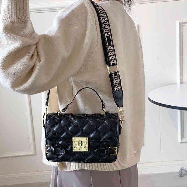 factory wholesale japan and south korea small bag women's solid color simple rhombic lattice wide shoulder belt diagonal square foreign
factory wholesale japan and south korea small bag women's solid color simple rhombic lattice wide shoulder belt diagonal square foreign