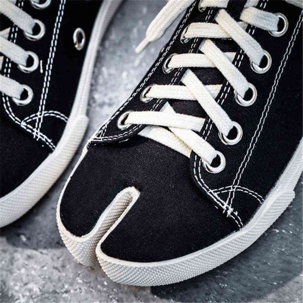 dress shoes women split toe flat canva woman lace up sneaker casual ladie vulcanized round nose tabi ninja 220715, Black
dress shoes women split toe flat canva woman lace up sneaker casual ladie vulcanized round nose tabi ninja 220715, Black