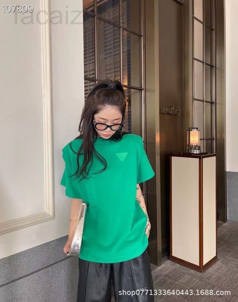 women's t-shirt designer 22 early spring new bv family triangle letter men's and women's same straight tube loose round neck, White
women's t-shirt designer 22 early spring new bv family triangle letter men's and women's same straight tube loose round neck, White
